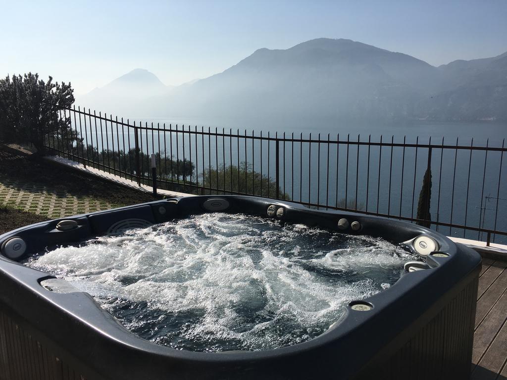 Appartamenti Iride Brenzone sul Garda Exterior foto