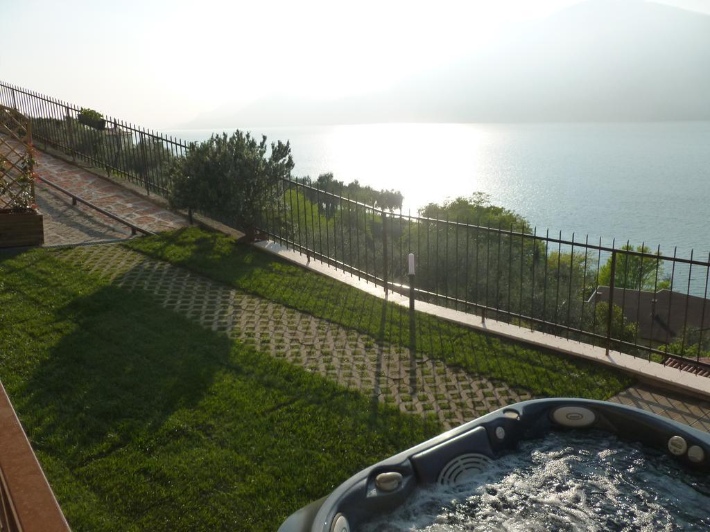 Appartamenti Iride Brenzone sul Garda Exterior foto
