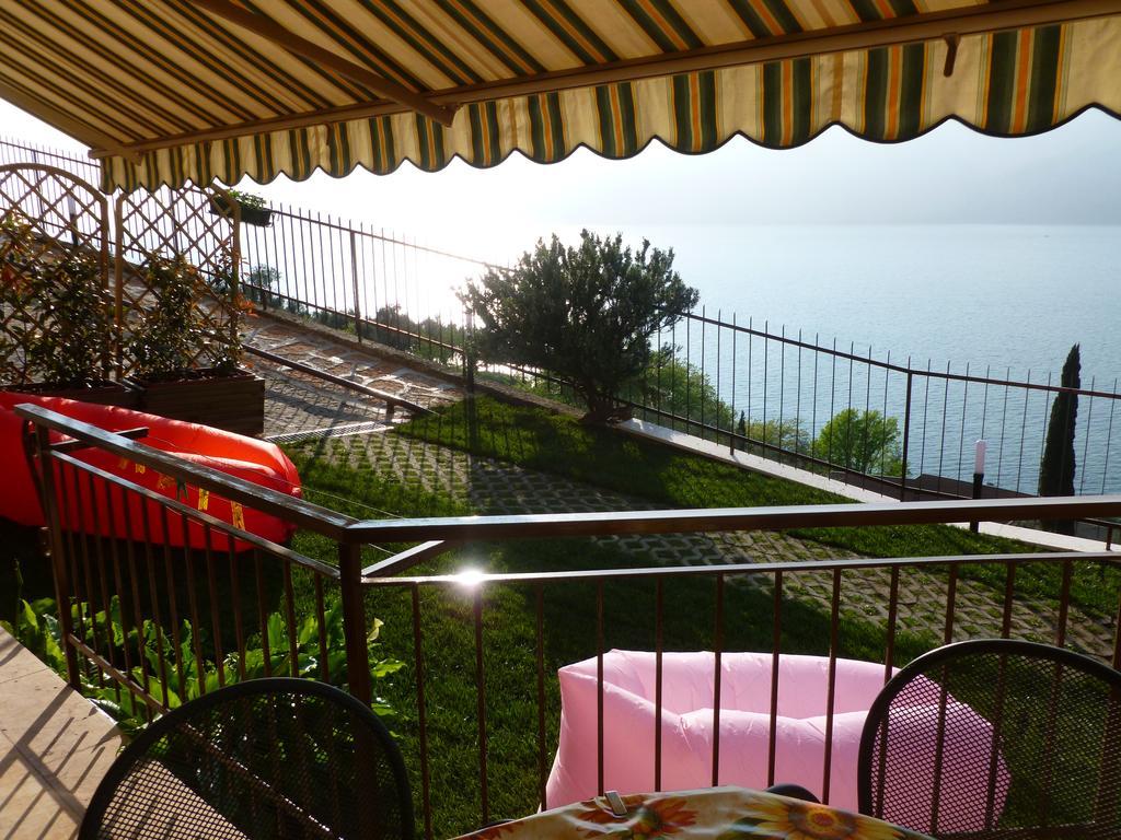 Appartamenti Iride Brenzone sul Garda Exterior foto